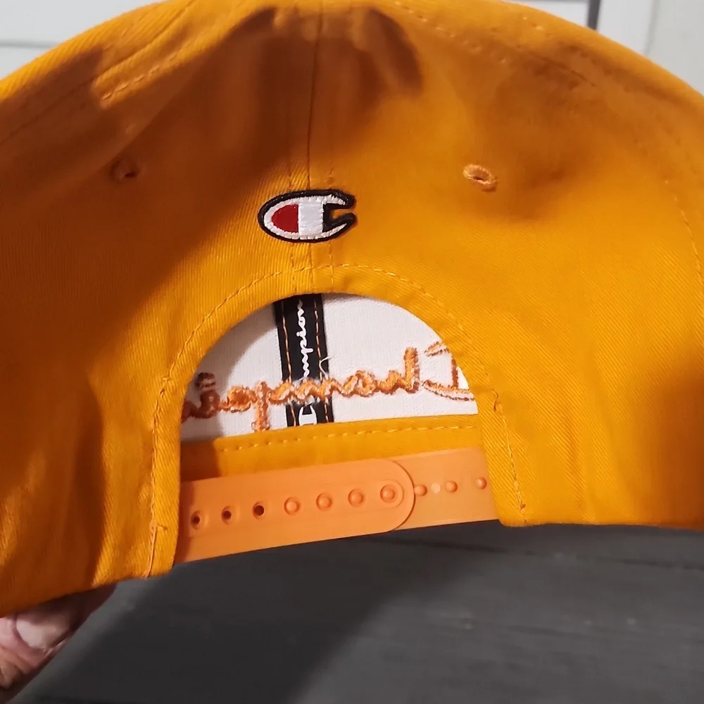 Champion snap back hat - Picture 6 of 7